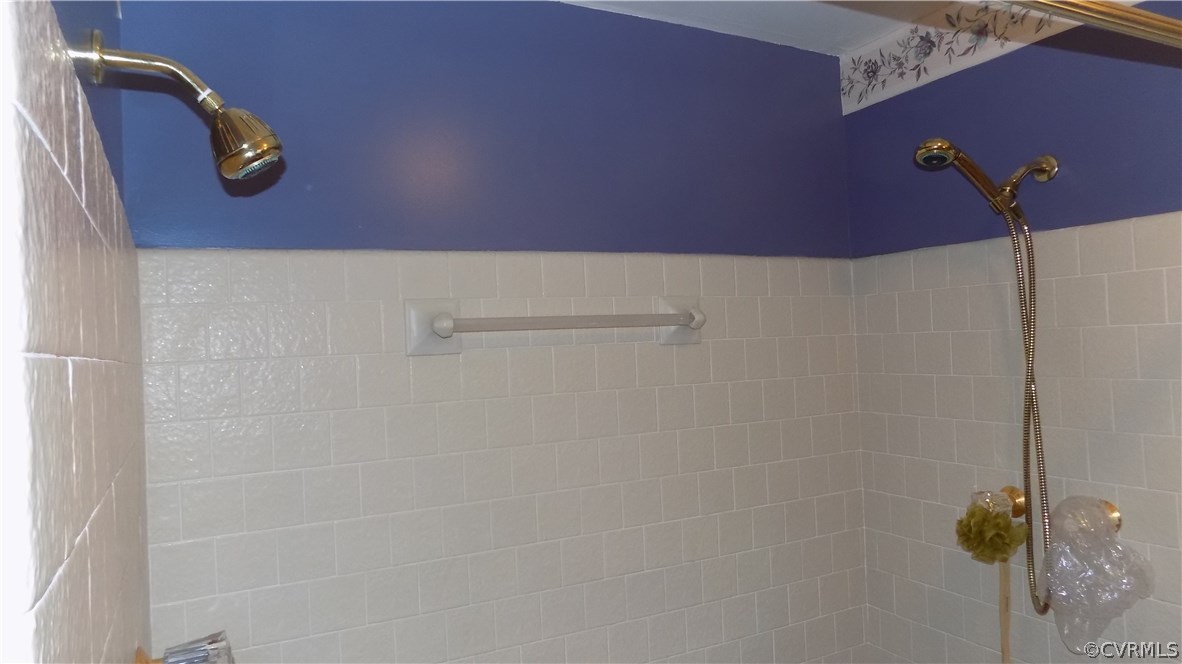 5330 Hopkins Road Richmond, VA 23234 - Photo 32 of 43 Double shower heads for jetted tub/shower