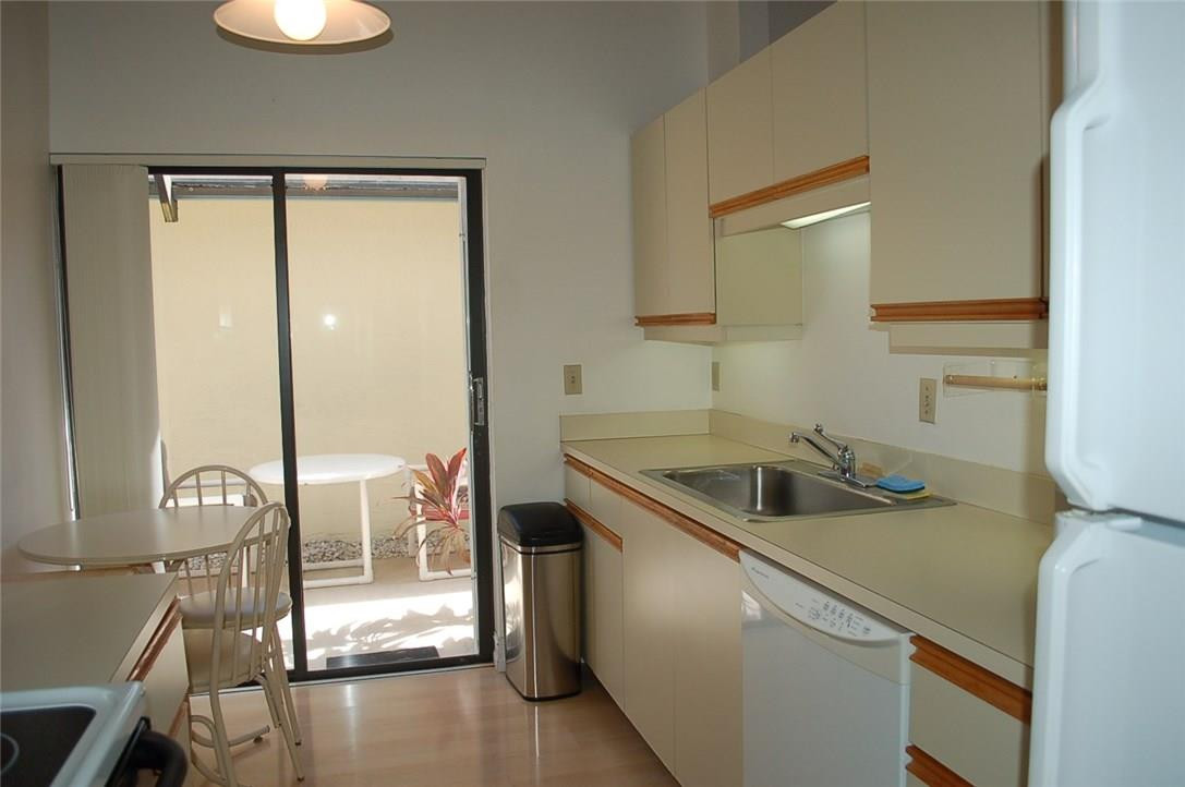 9123 Southwest 22nd Street, Unit D Boca Raton, FL 33428 - Photo 6 of 17 KITCHEN