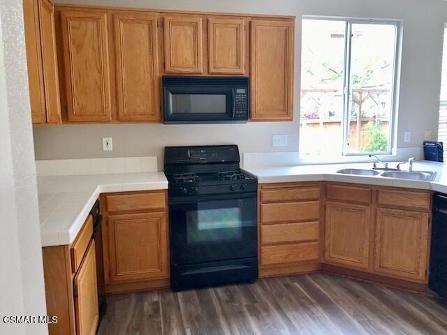 835 Noontide Way Oxnard, CA 93035 - Photo 4 of 21