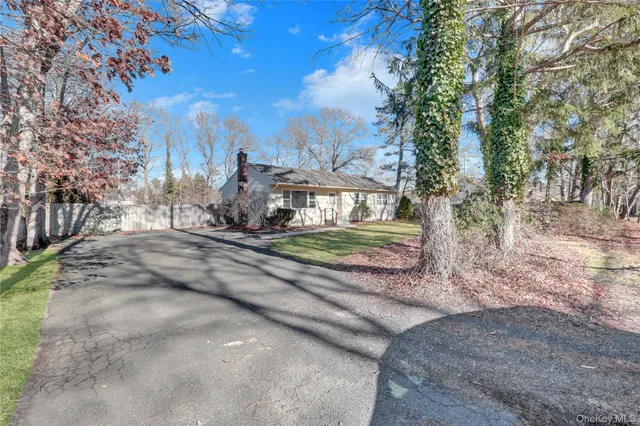 $669,000 | 57 Middle Island Road, Medford, NY 11763