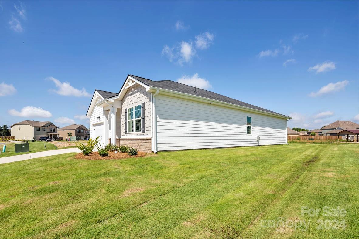 78 Callie River Clyde, NC 28721 - Photo 4 of 25