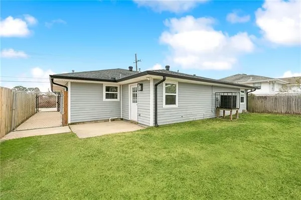 $1,800 | 4917 Rosalia Drive, New Orleans, LA 70127