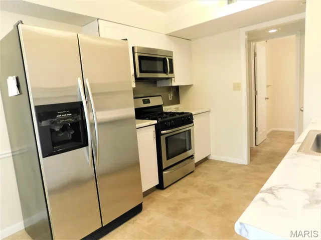 $210,000 | 14471 Bantry Lane, Unit 11, Chesterfield, MO 63017