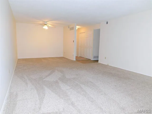 $210,000 | 14471 Bantry Lane, Unit 11, Chesterfield, MO 63017