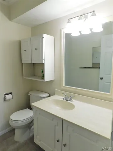 $210,000 | 14471 Bantry Lane, Unit 11, Chesterfield, MO 63017