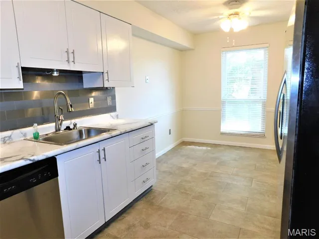 $210,000 | 14471 Bantry Lane, Unit 11, Chesterfield, MO 63017