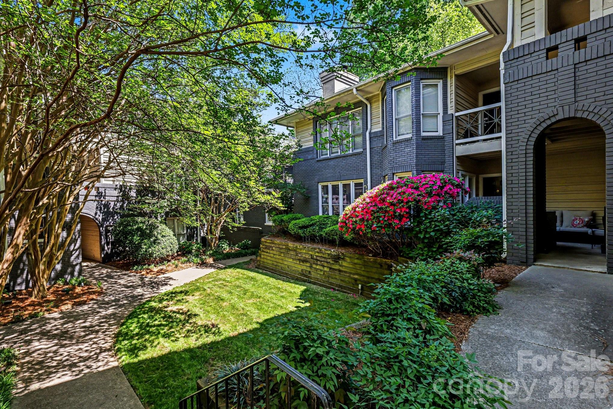 601 Queens Road, Unit A Charlotte, NC 28207 - Photo 1 of 29 Gallery Image 1