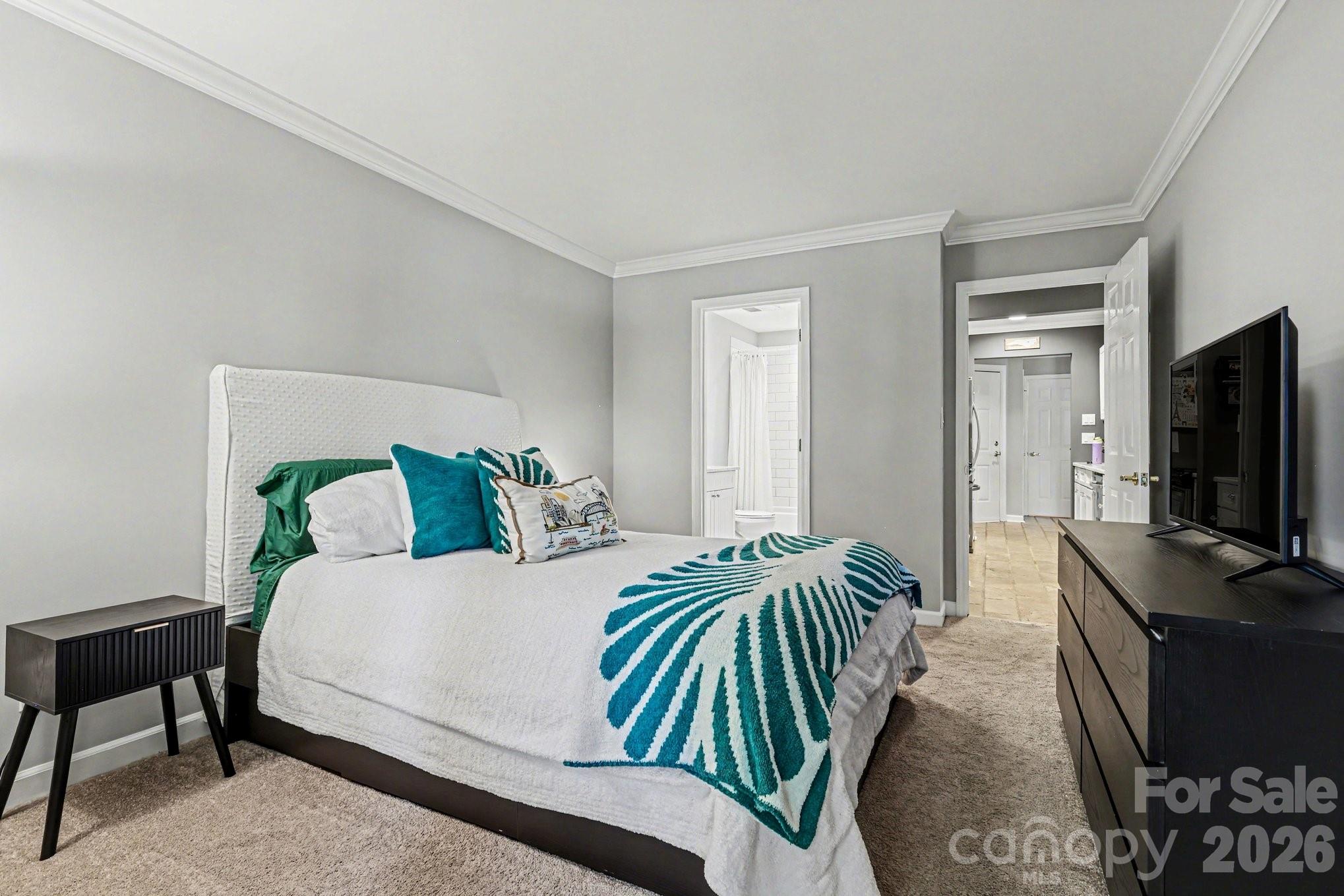 601 Queens Road, Unit A Charlotte, NC 28207 - Photo 16 of 29 Gallery Image 16