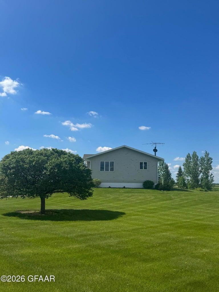 402 Main Avenue Hope, ND 58046 - Photo 7 of 33
