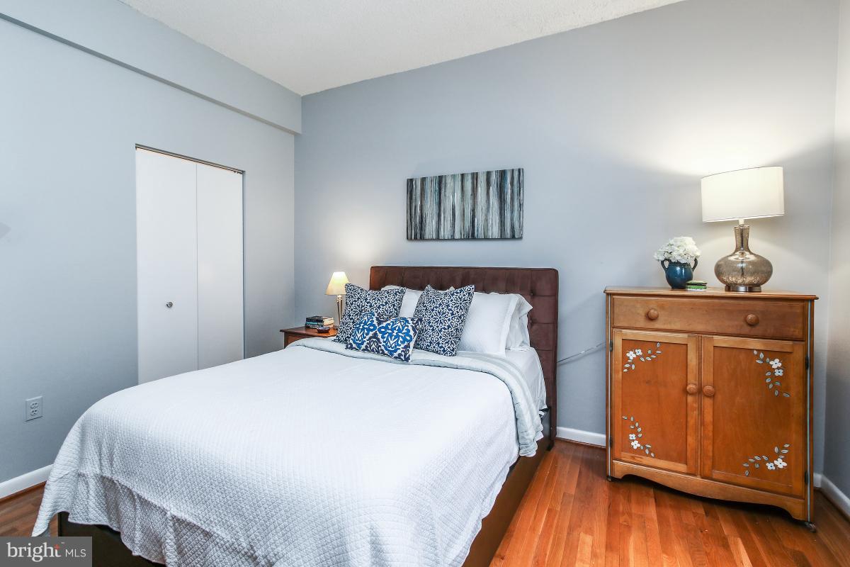 2123 California Street Northwest, Unit F1 Washington, DC 20008 - Photo 22 of 30 Bedroom (Master)