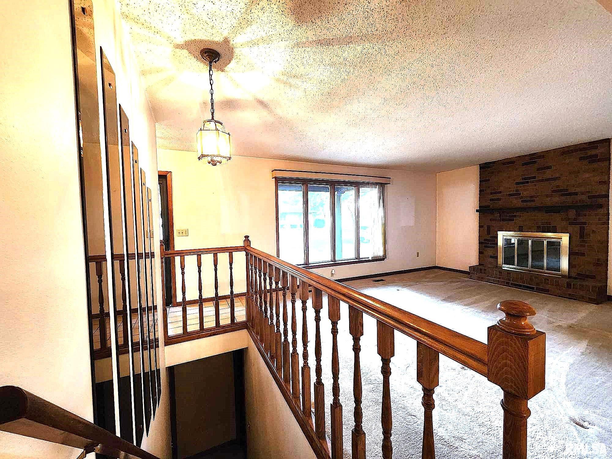 1238 Springdale Quincy, IL 62305 - Photo 5 of 40 Gallery Image 5
