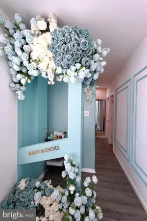a room with bunch of flowers