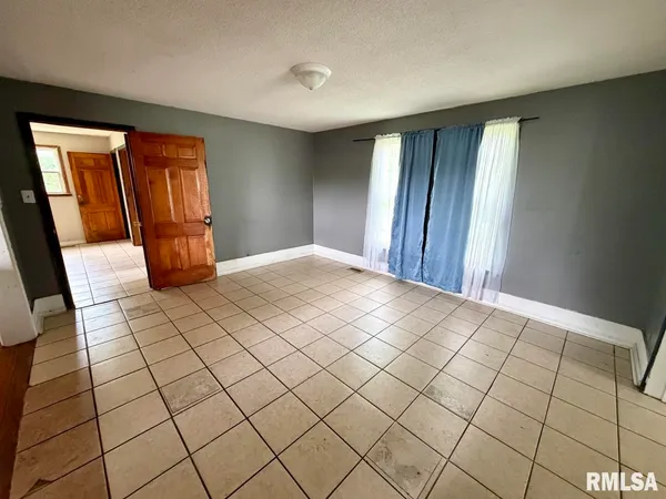 $65,000 | 105 East Spring Street, Anna, IL 62906