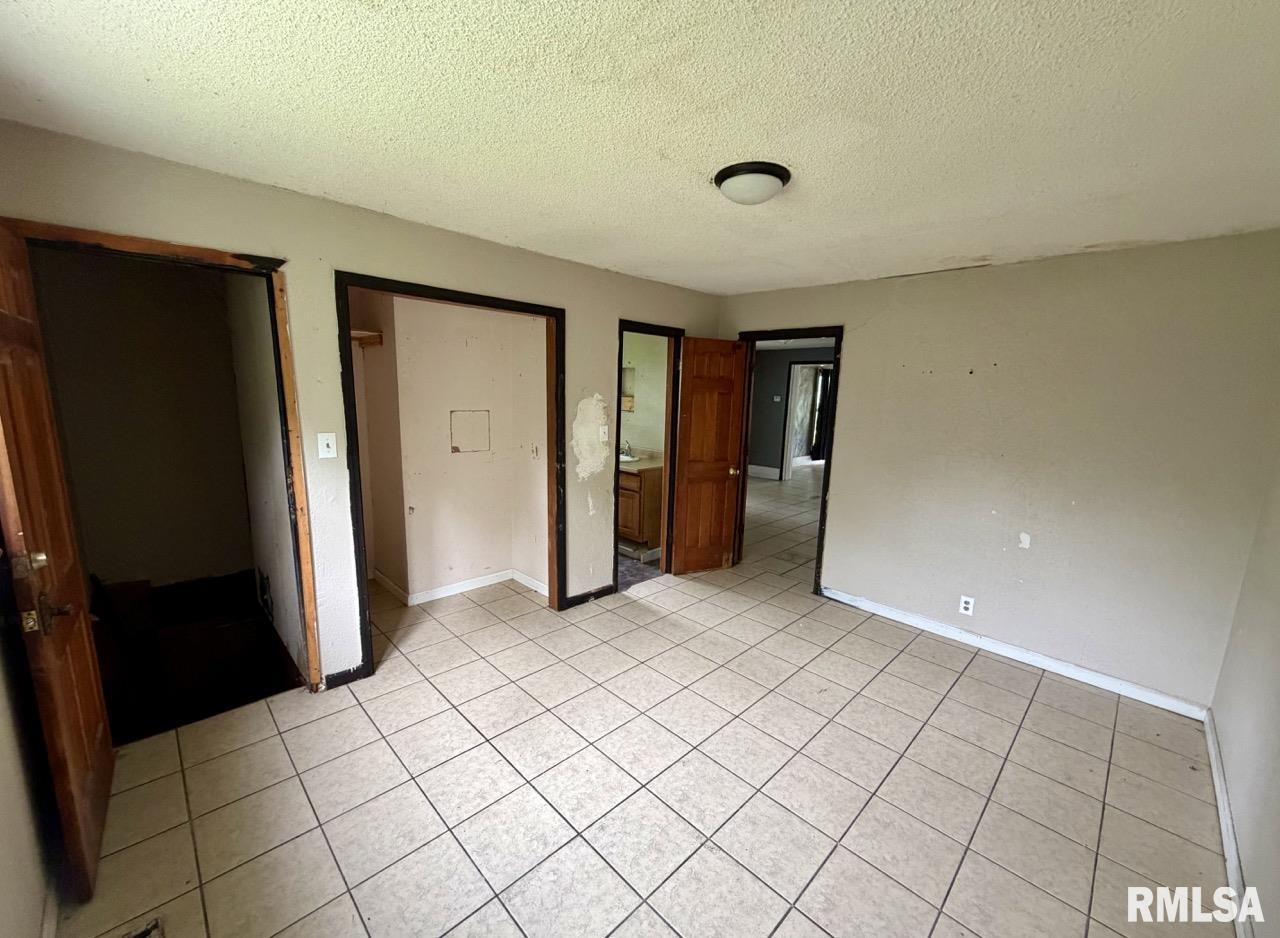 105 East Spring Street Anna, IL 62906 - Photo 8 of 26