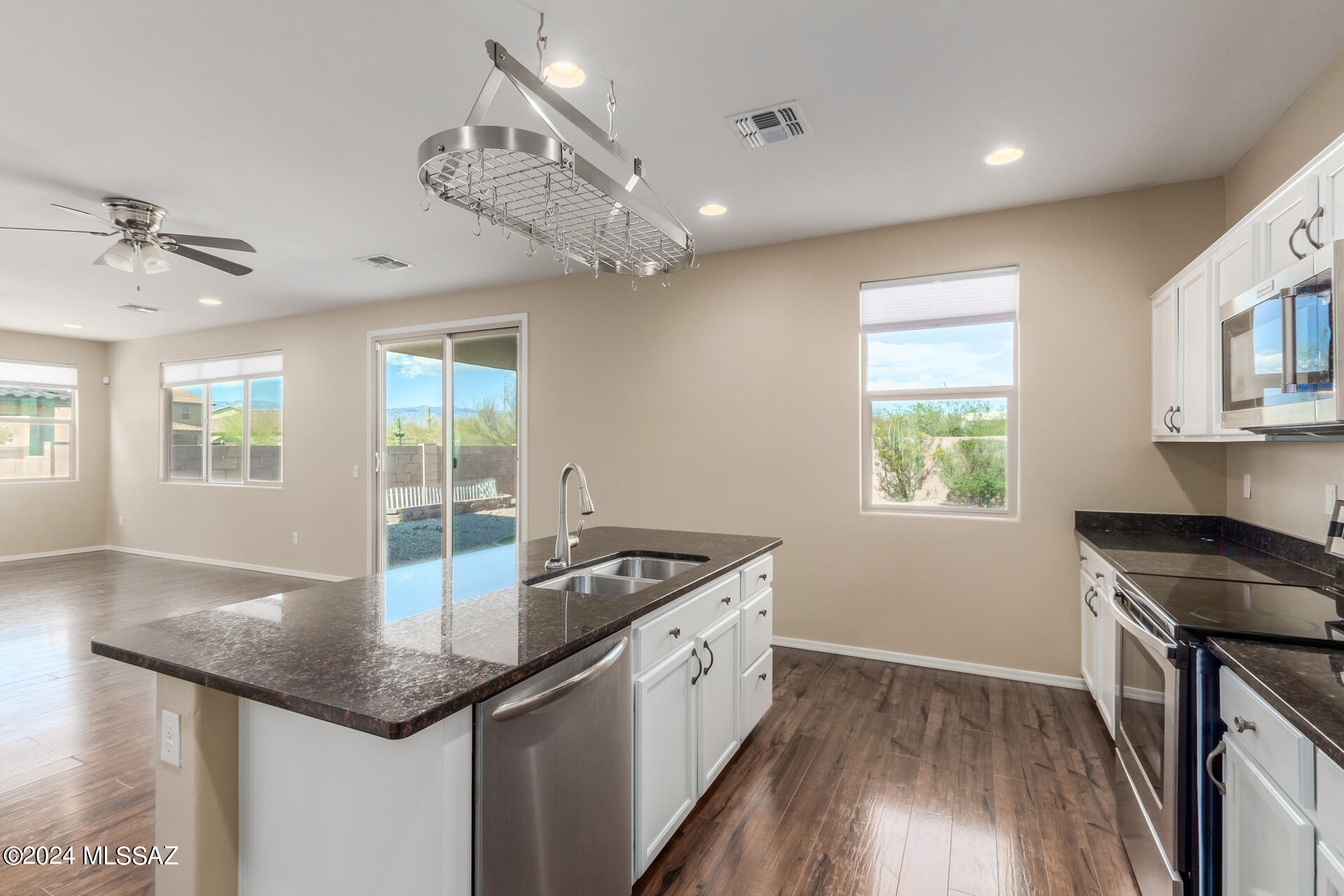 3995 South Corte Rana Rica Tucson, AZ 85730 - Photo 6 of 36 Gallery Image 6