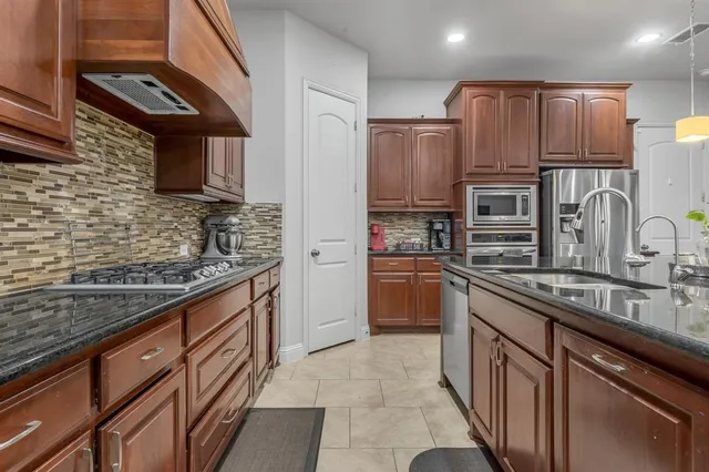 $3,200 | 1229 Harris Hawk Way, Arlington, TX 76005