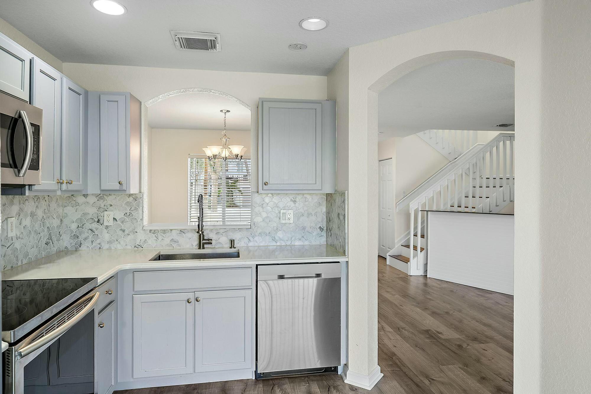 6606 Sandy Bank Terrace Riviera Beach, FL 33407 - Photo 8 of 26 tempImagekvutmp