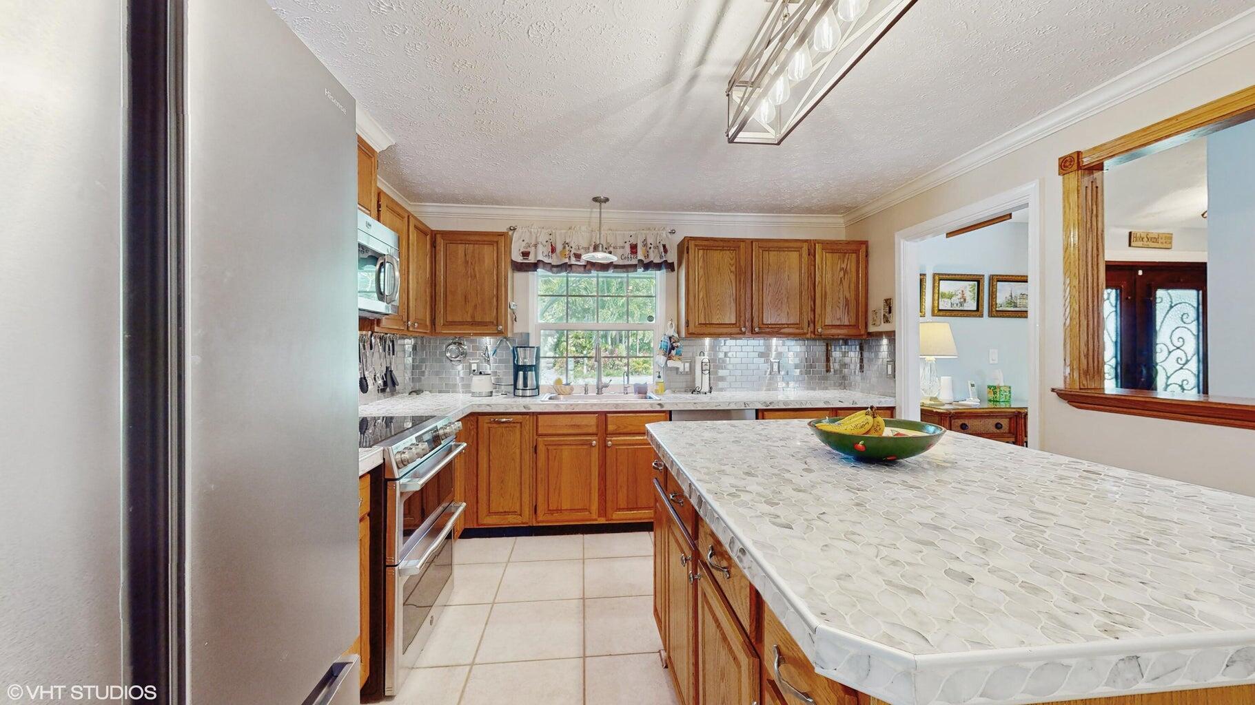 9278 Southeast Sharon Street Hobe Sound, FL 33455 - Photo 12 of 40 20250131190843347425000000-o