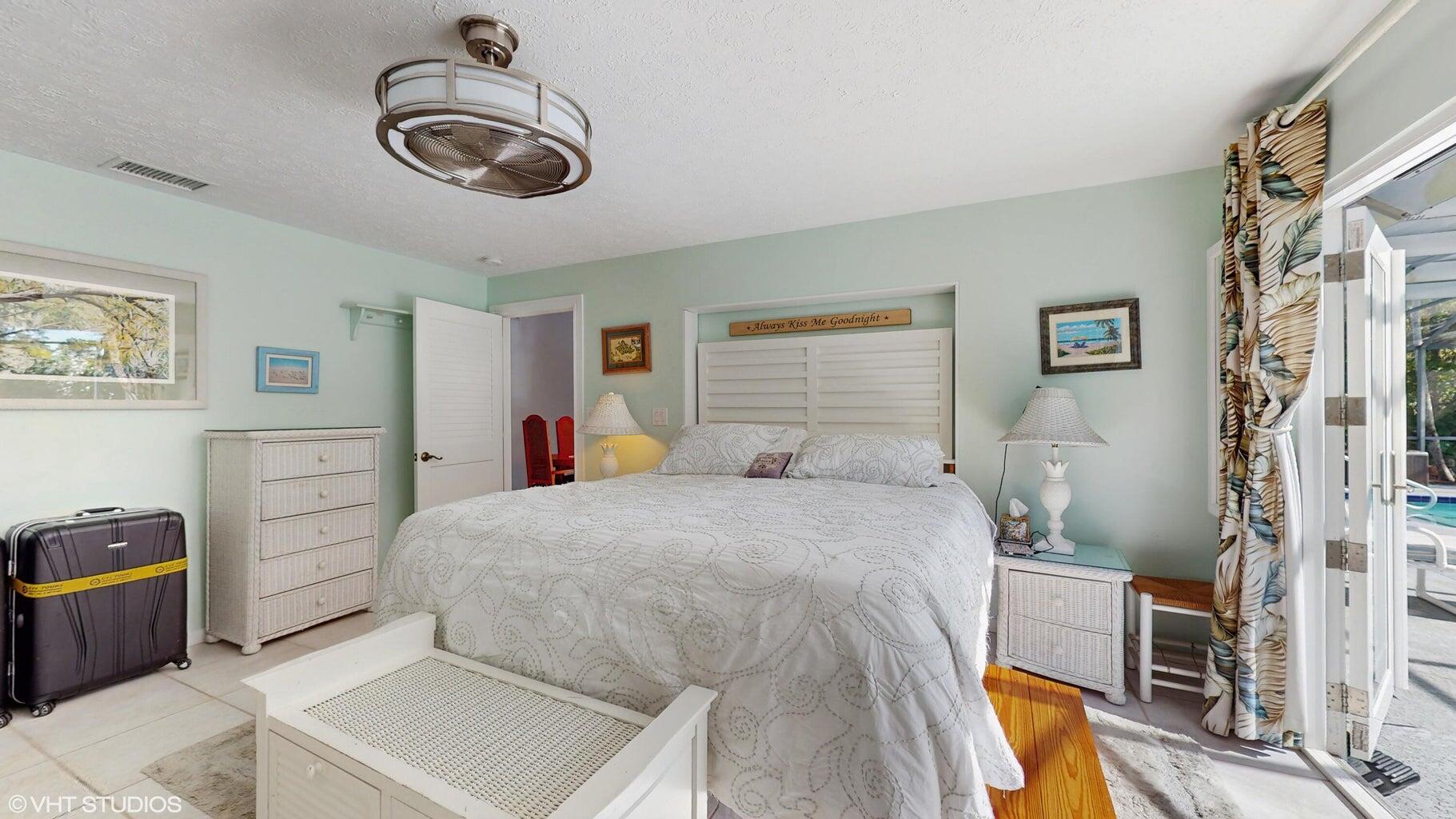 9278 Southeast Sharon Street Hobe Sound, FL 33455 - Photo 18 of 40 20250131190919804100000000-o