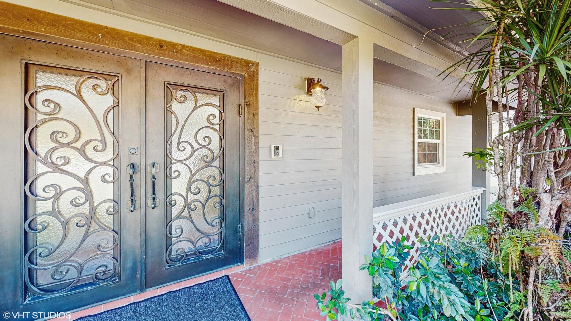 9278 Southeast Sharon Street Hobe Sound, FL 33455 - Photo 5 of 40 20250131190803795777000000-o