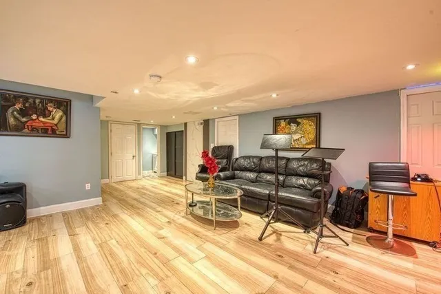 $4,500 | 38 Lake Shore Drive, Weymouth, MA 02189