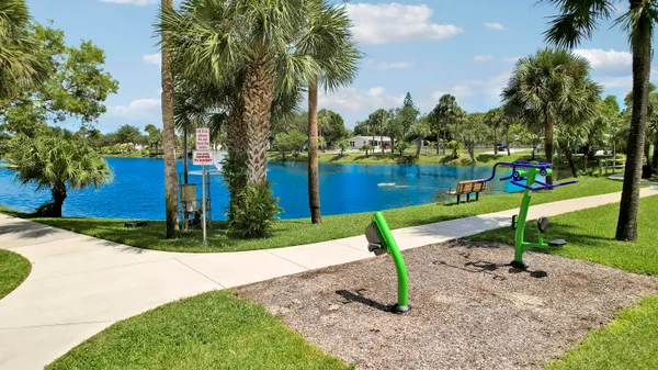 a park view with a entertaining space