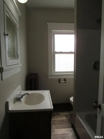 $800 | 1701 25th Street, Unit 4, Rock Island, IL 61201