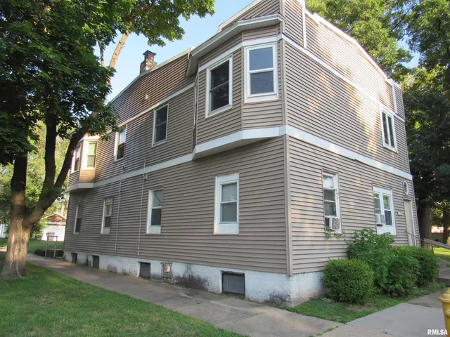 $800 | 1701 25th Street, Unit 4, Rock Island, IL 61201