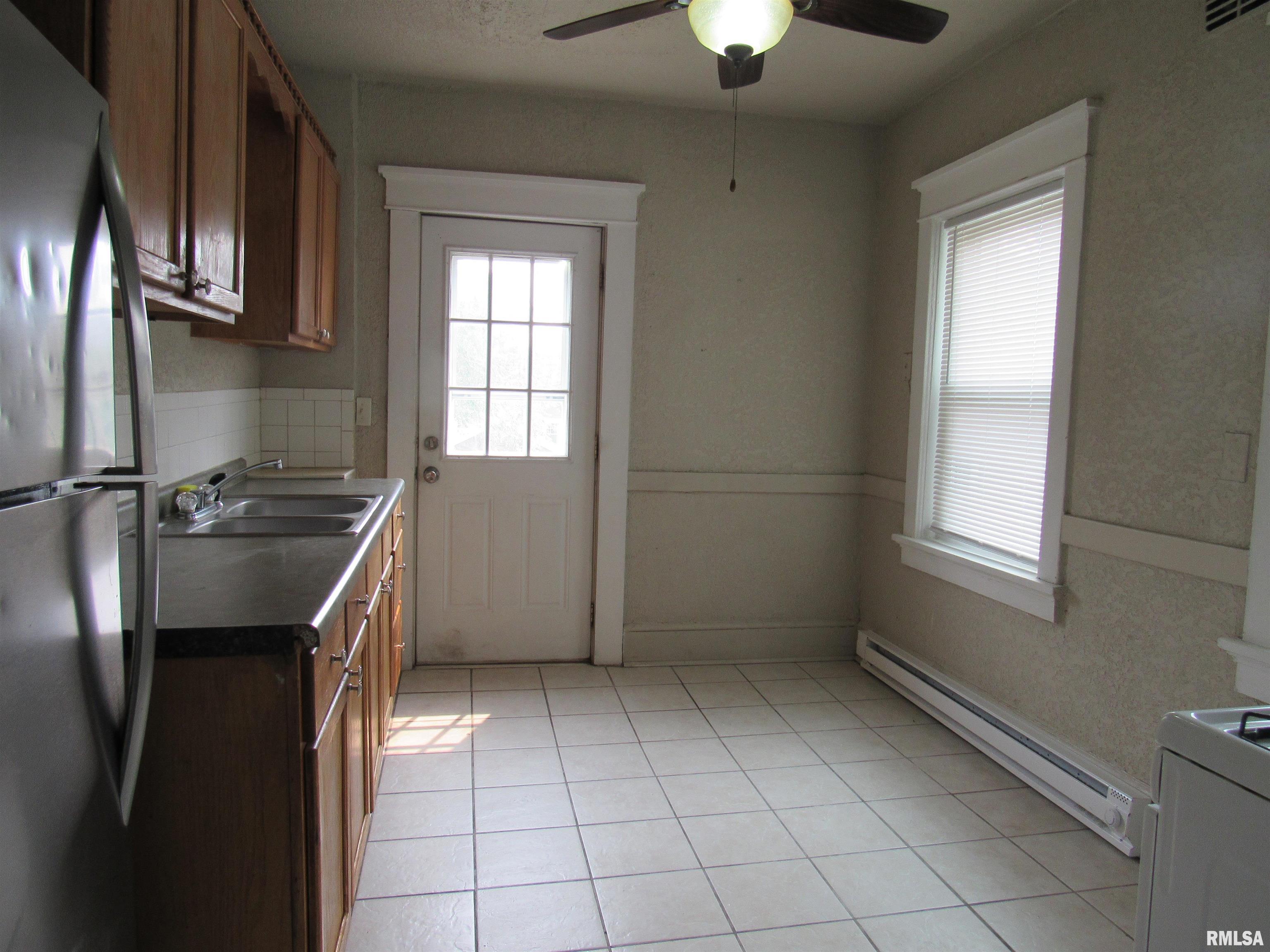 1701 25th Street, Unit 4 Rock Island, IL 61201 - Photo 7 of 21