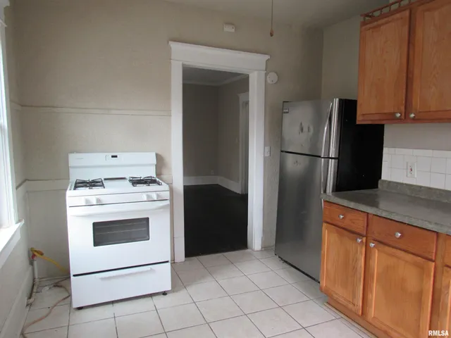 $800 | 1701 25th Street, Unit 4, Rock Island, IL 61201