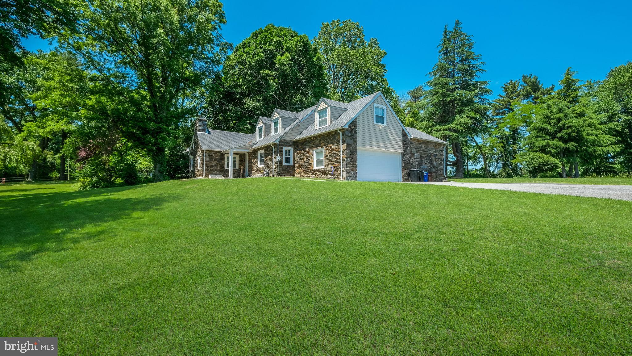 160 North State Road Springfield, PA 19064 - Photo 4 of 41 2 car garage