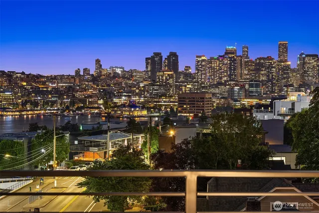 $1,092,000 | 2011A Dexter Avenue North, Unit A, Seattle, WA 98109