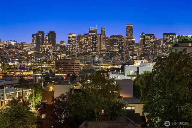 $1,092,000 | 2011A Dexter Avenue North, Unit A, Seattle, WA 98109