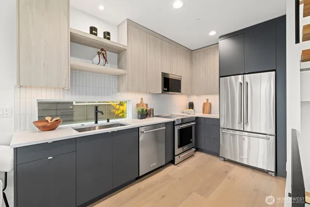 $1,092,000 | 2011A Dexter Avenue North, Unit A, Seattle, WA 98109