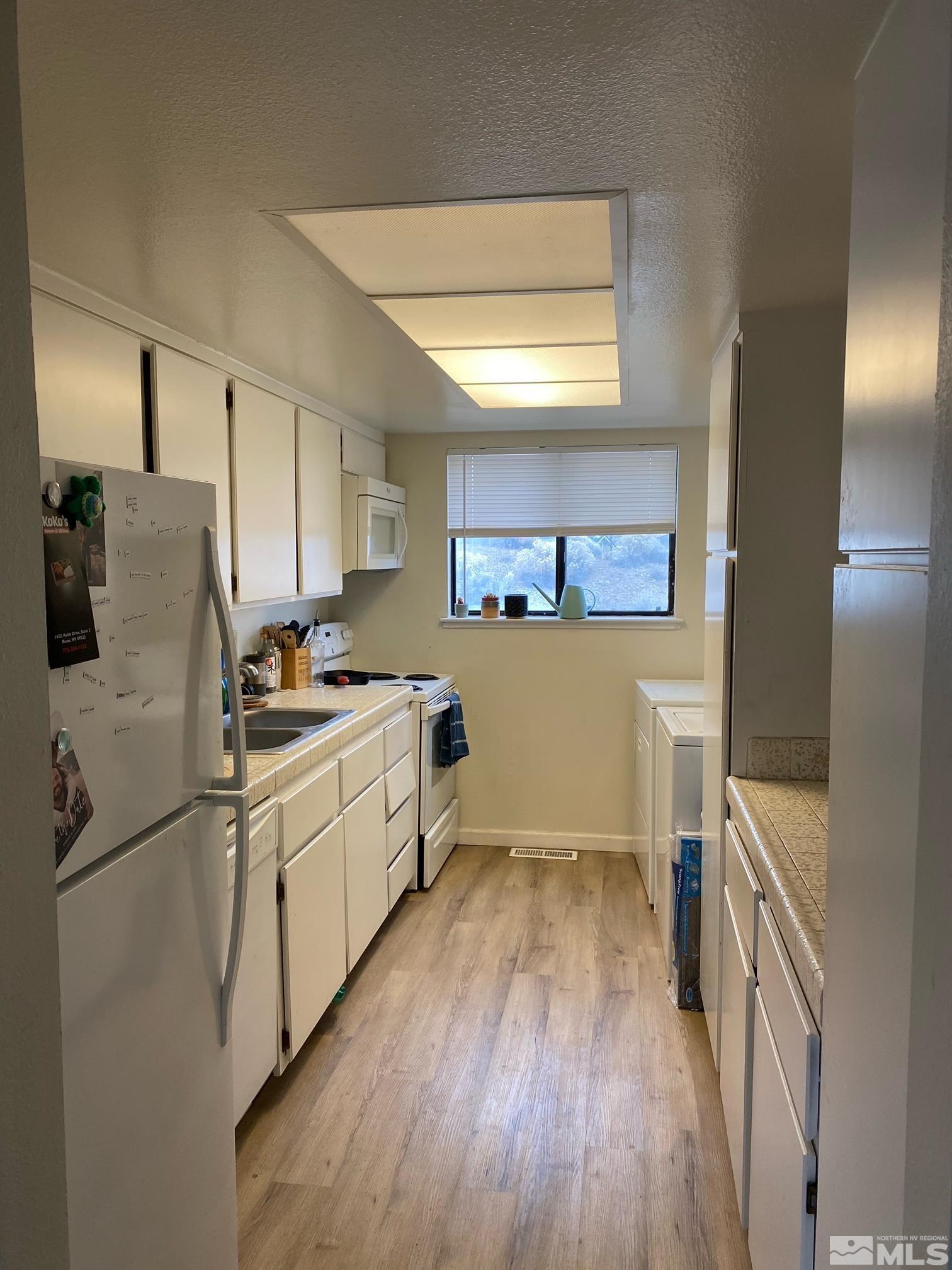 3575 Balboa Drive Reno, NV 89503 - Photo 8 of 17 Photo 8