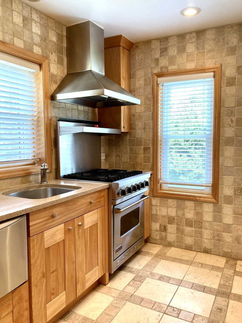 389 Olmsted Road Riverside, IL 60546 - Photo 11 of 38