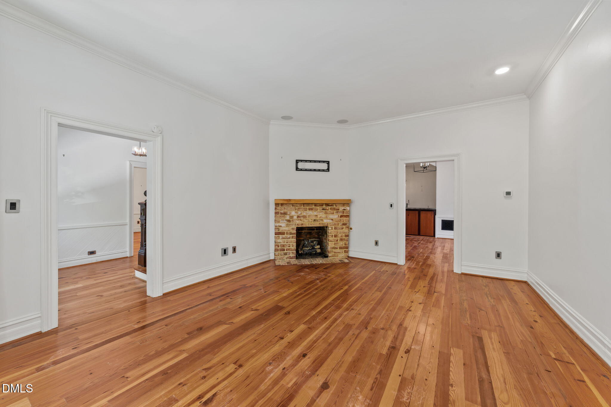511 Oakwood Avenue Raleigh, NC 27604 - Photo 11 of 65 -