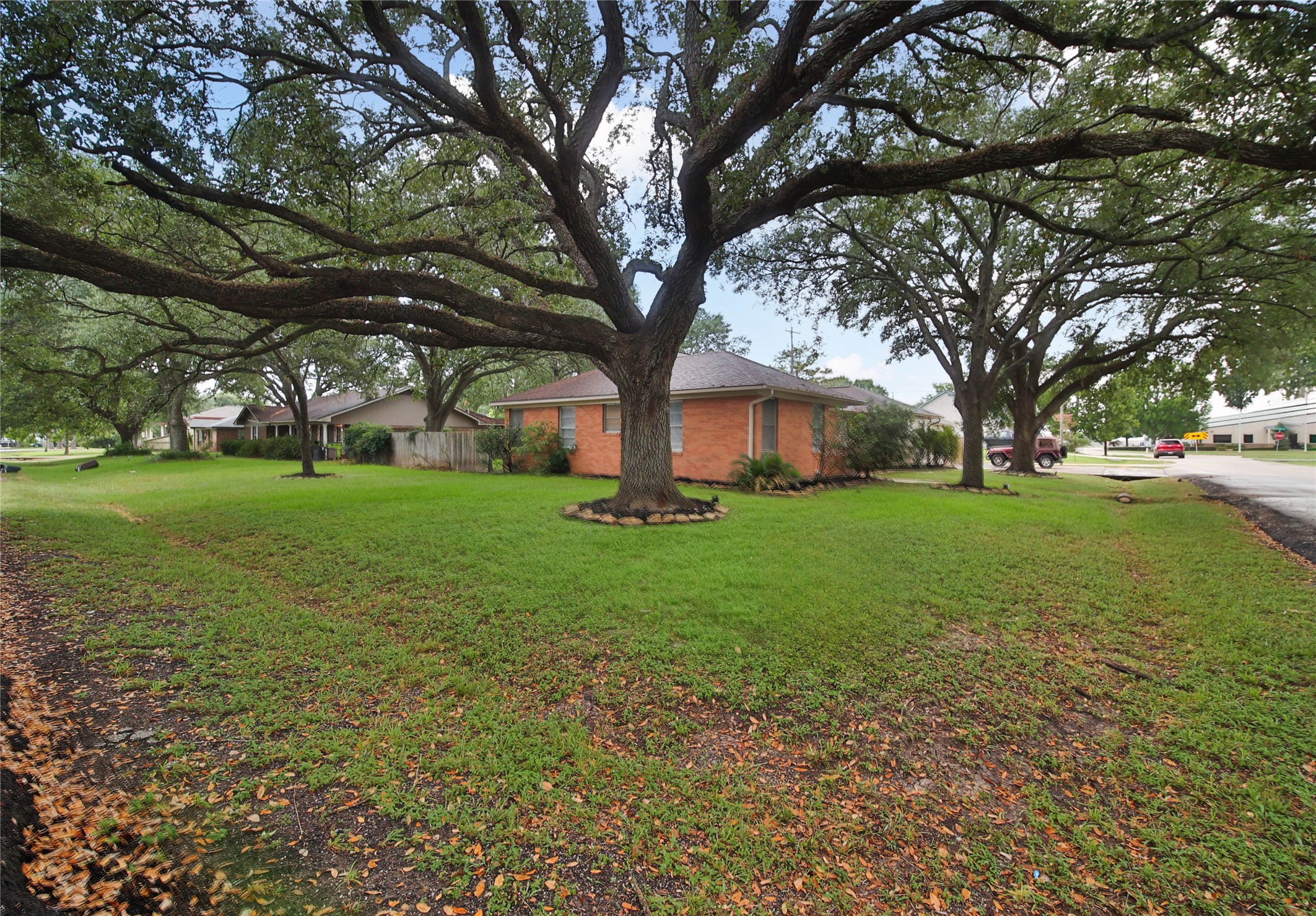808 Avenue K Rosenberg, TX 77471 - Photo 2 of 50