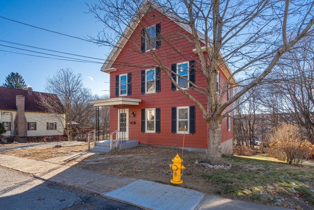 89 Maple Street Gardner, MA 01440 - Photo 2 of 37 Gallery Image 2