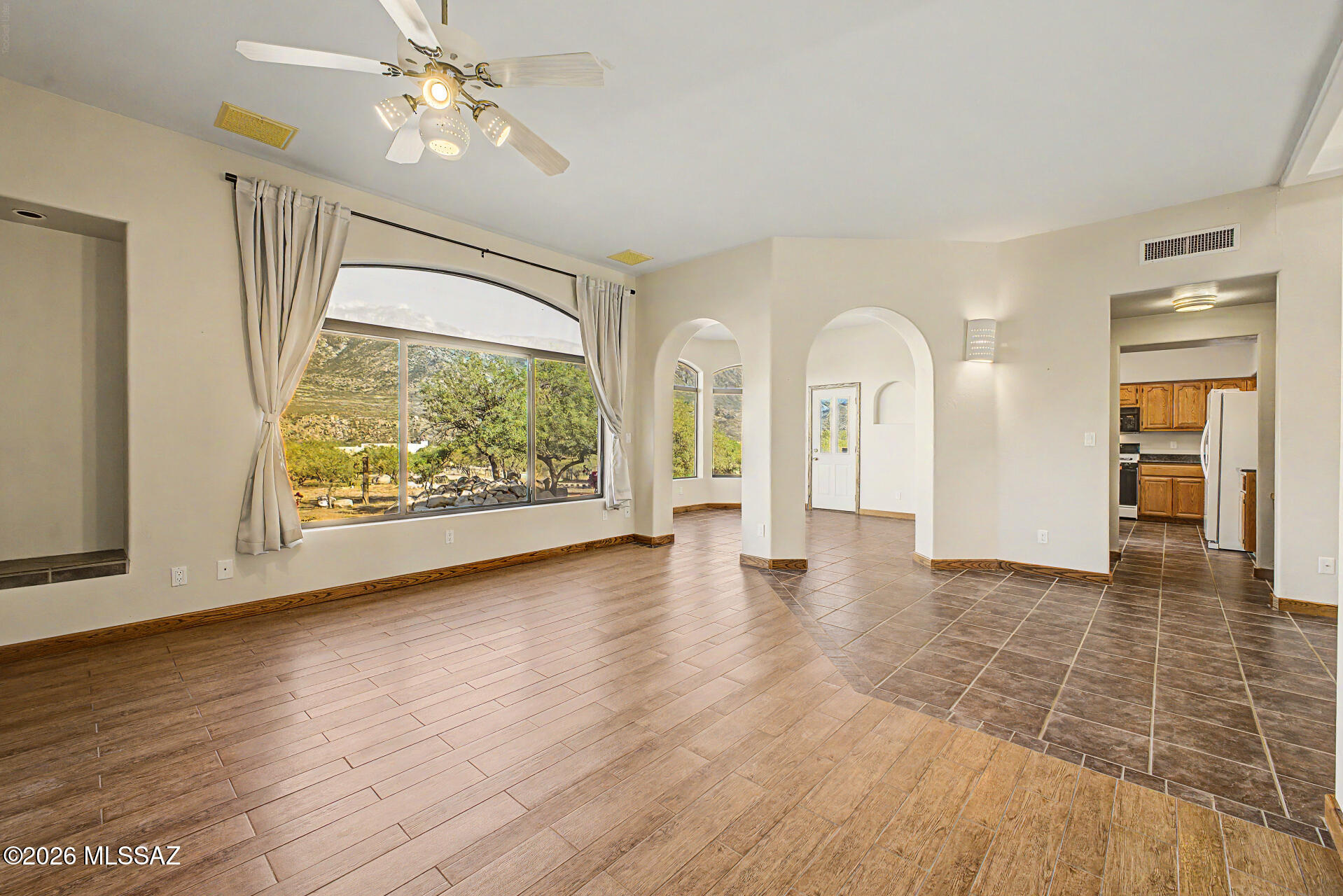 15660 North Pharlap Road Tucson, AZ 85739 - Photo 21 of 49 LR / Dining Room