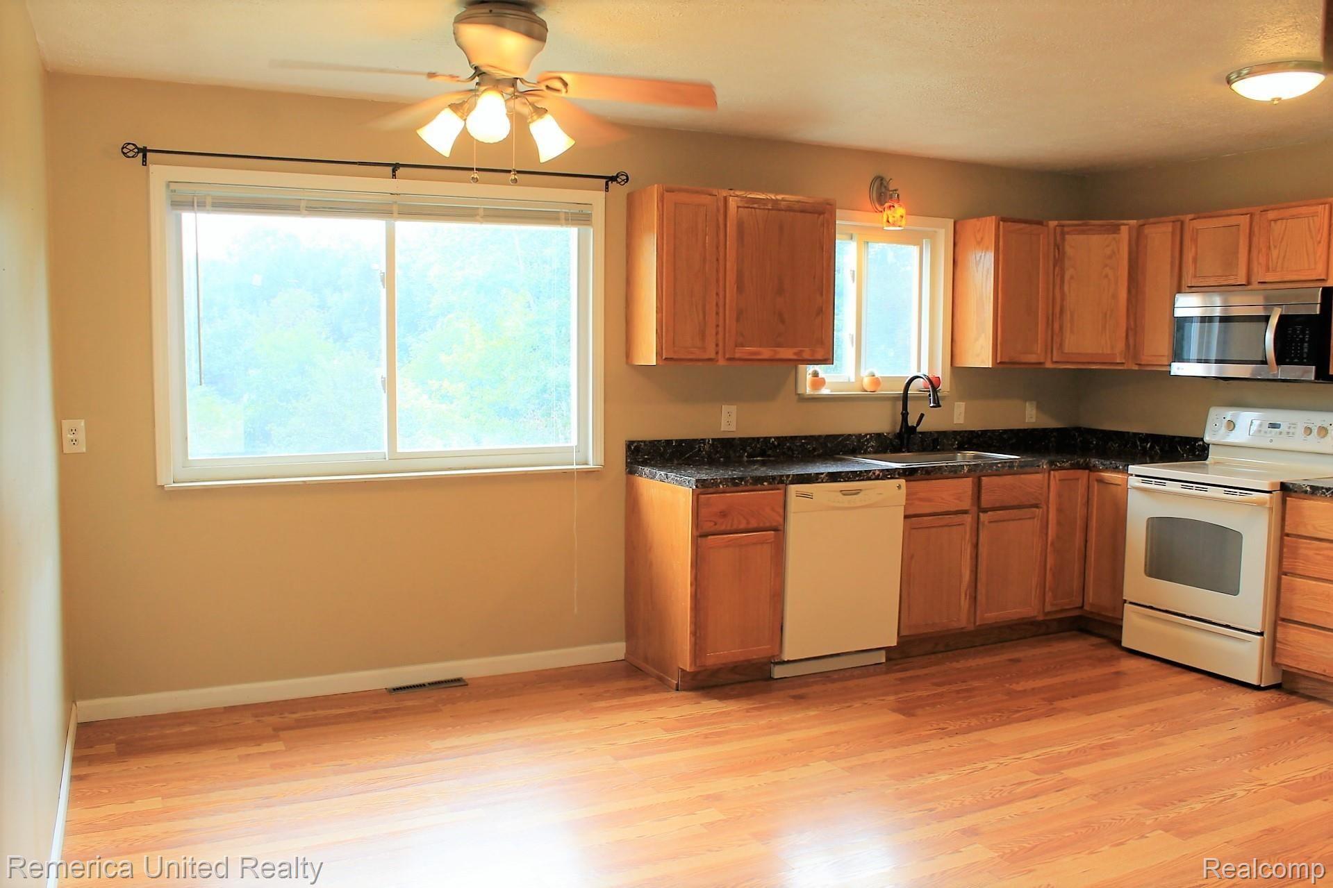 2007 Gannon Road Howell, MI 48855 - Photo 17 of 93 WebbRealtyPros_2007Gannon_Kitchen4.JPG
