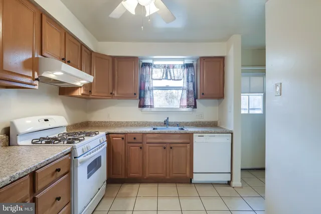 $2,300 | 3418 Coventry Ct Drive, Ellicott City, MD 21042