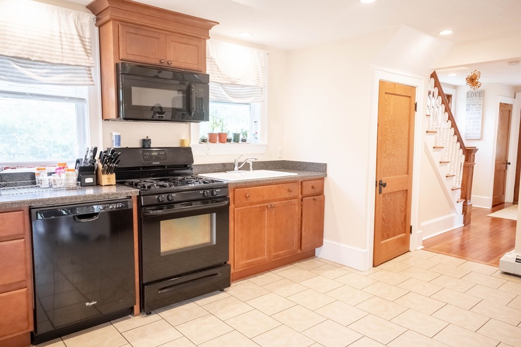 11 River Road Mattapoisett, MA 02739 - Photo 7 of 18 Gallery Image 7