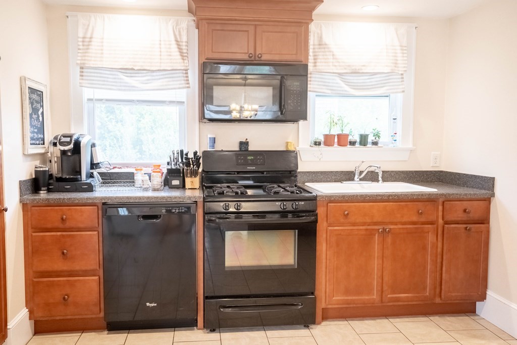 11 River Road Mattapoisett, MA 02739 - Photo 8 of 18 Gallery Image 8