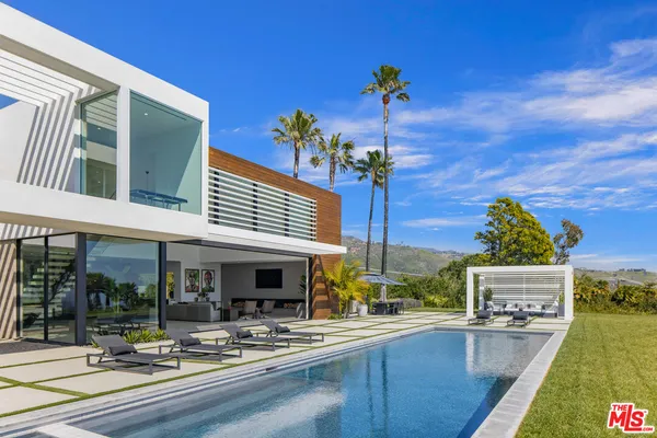 $14,500,000 | 5601 Kanan Dume Road, Malibu, CA 90265