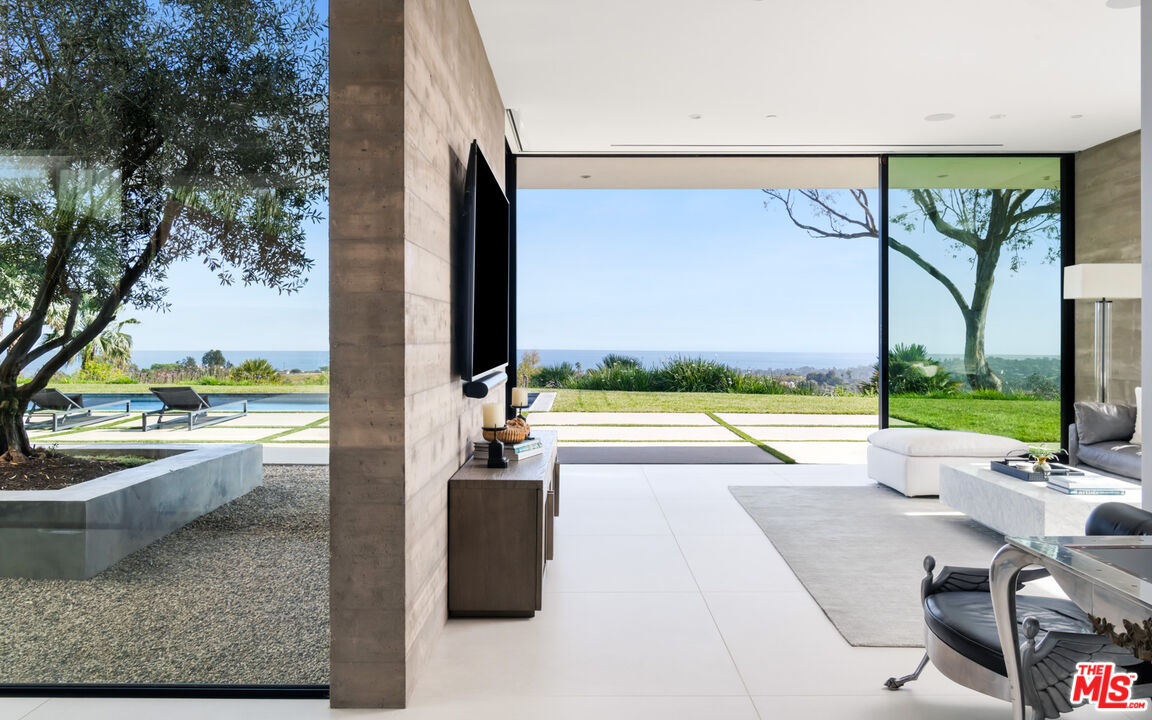 5601 Kanan Dume Road Malibu, CA 90265 - Photo 14 of 32