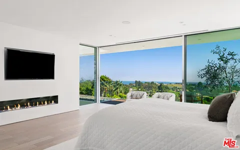 $14,500,000 | 5601 Kanan Dume Road, Malibu, CA 90265