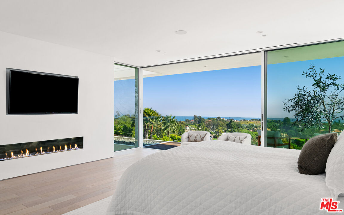 5601 Kanan Dume Road Malibu, CA 90265 - Photo 17 of 32