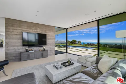 $14,500,000 | 5601 Kanan Dume Road, Malibu, CA 90265