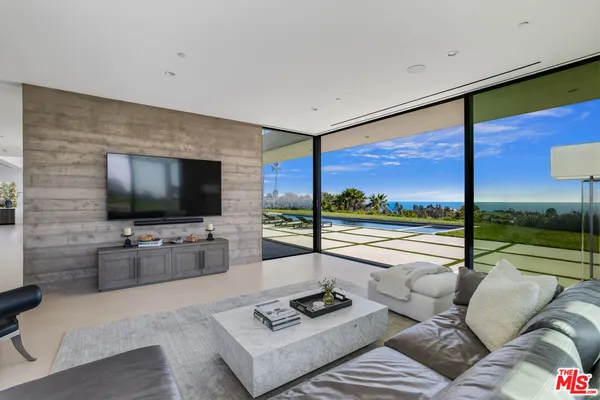$14,500,000 | 5601 Kanan Dume Road, Malibu, CA 90265